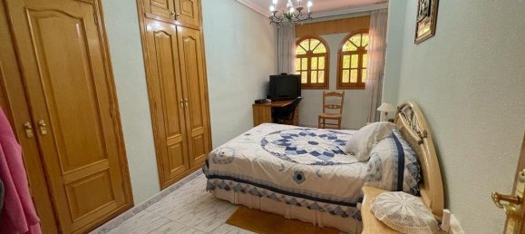 5 bedrooms Villa in Mutxamel, Spain No. 37898 5