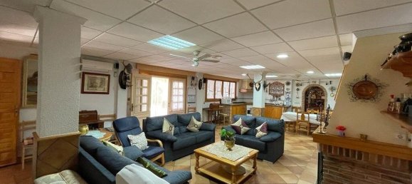 5 bedrooms Villa in Mutxamel, Spain No. 37898 22