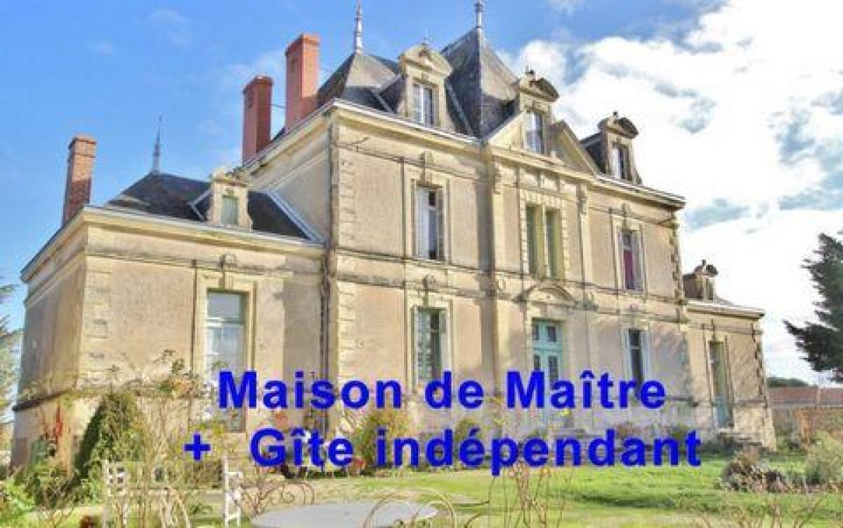 8 bedrooms House in Saumur, France No. 26709