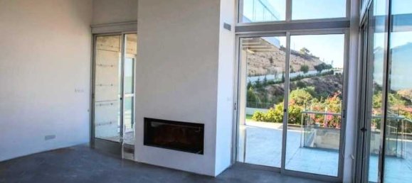 7 bedrooms Commercial property in Mesa Geitonia, Cyprus No. 18573 10