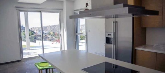 7 bedrooms Commercial property in Mesa Geitonia, Cyprus No. 18573 9