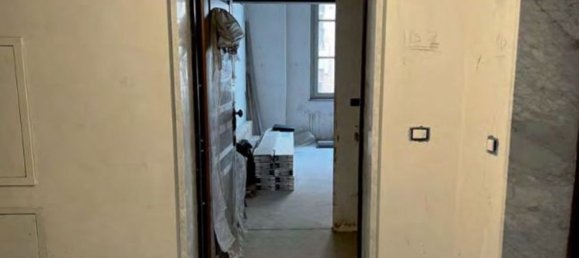 3-salle Appartement à Turin, Italy No. 50187 11