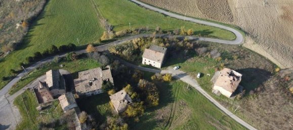 Casa de 8 divisões em Castelvetro di Modena, Italy N.º 153452 4