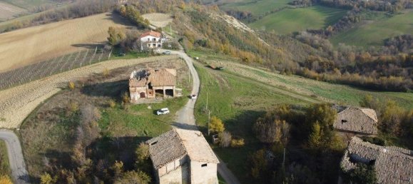 Casa de 8 divisões em Castelvetro di Modena, Italy N.º 153452 8