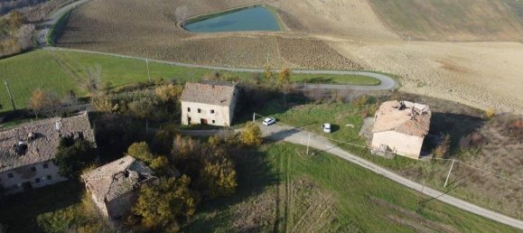 Casa de 8 divisões em Castelvetro di Modena, Italy N.º 153452 5