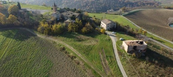 Casa de 8 divisões em Castelvetro di Modena, Italy N.º 153452 7
