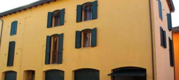 2 rooms Apartment in Argenta, Italy No. 25090 3