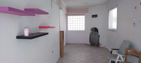 3 Schlafzimmer Büro in Piraeus, Greece, Nr. 2700 2
