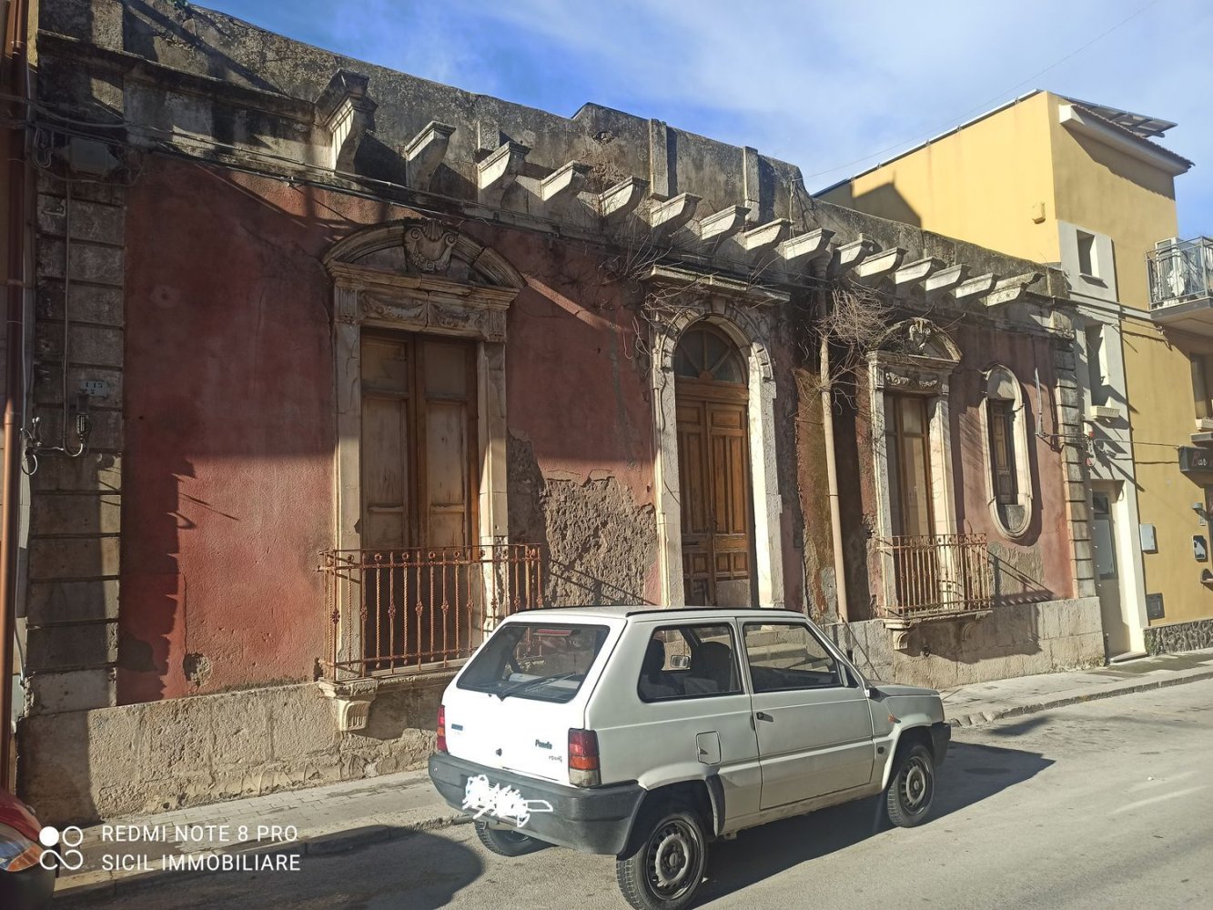 Дом с 4 комнатами в Пакино, Италия № 61235