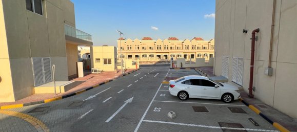 20 غرف نوم شقة في جبل علي, UAE رقم 8039 12