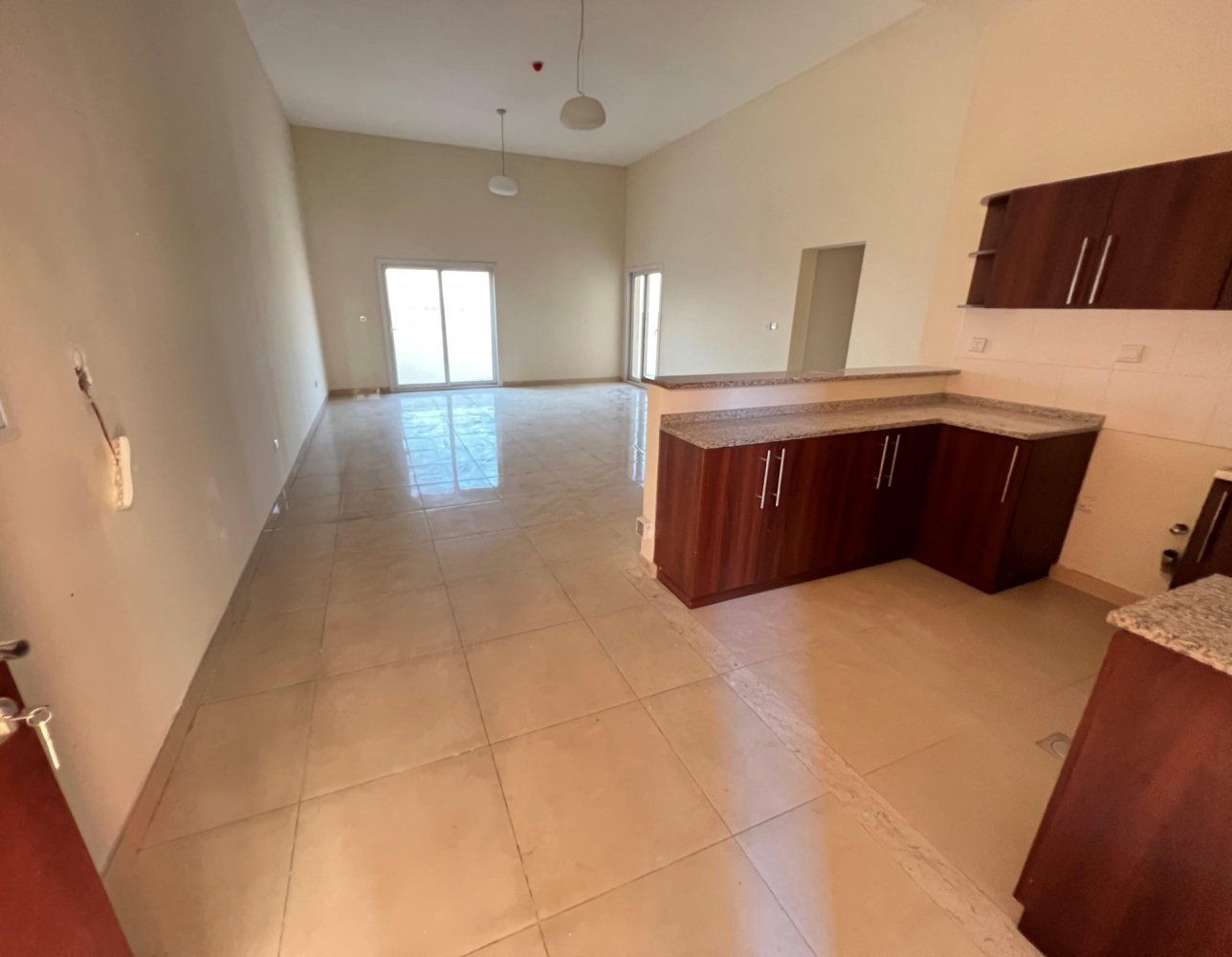 20 غرف نوم شقة في جبل علي, UAE رقم 8039