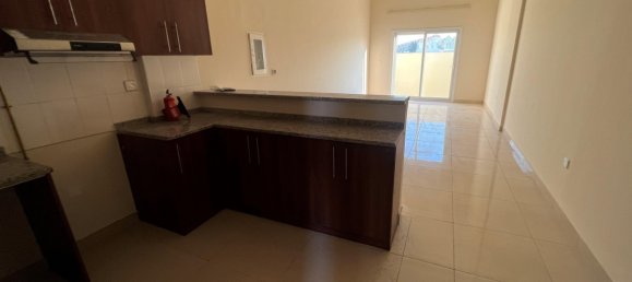 20 غرف نوم شقة في جبل علي, UAE رقم 8039 38