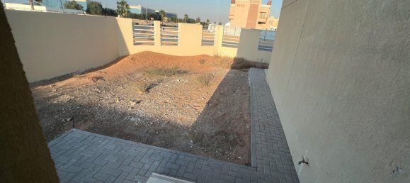 20 غرف نوم شقة في جبل علي, UAE رقم 8039 4