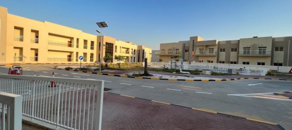 20 غرف نوم شقة في جبل علي, UAE رقم 8039 32