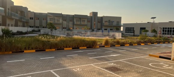 20 غرف نوم شقة في جبل علي, UAE رقم 8039 36