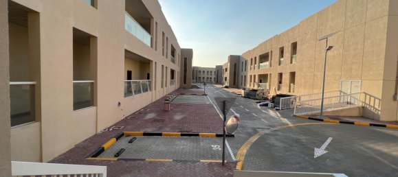 20 غرف نوم شقة في جبل علي, UAE رقم 8039 9