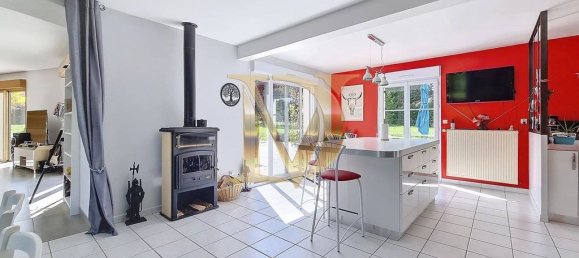 11-salle Châteaux à Saint-Georges-sur-Cher, France No. 229802 30