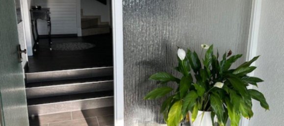 8 rooms Townhouse in Lorrach, Germany No. 218529 2