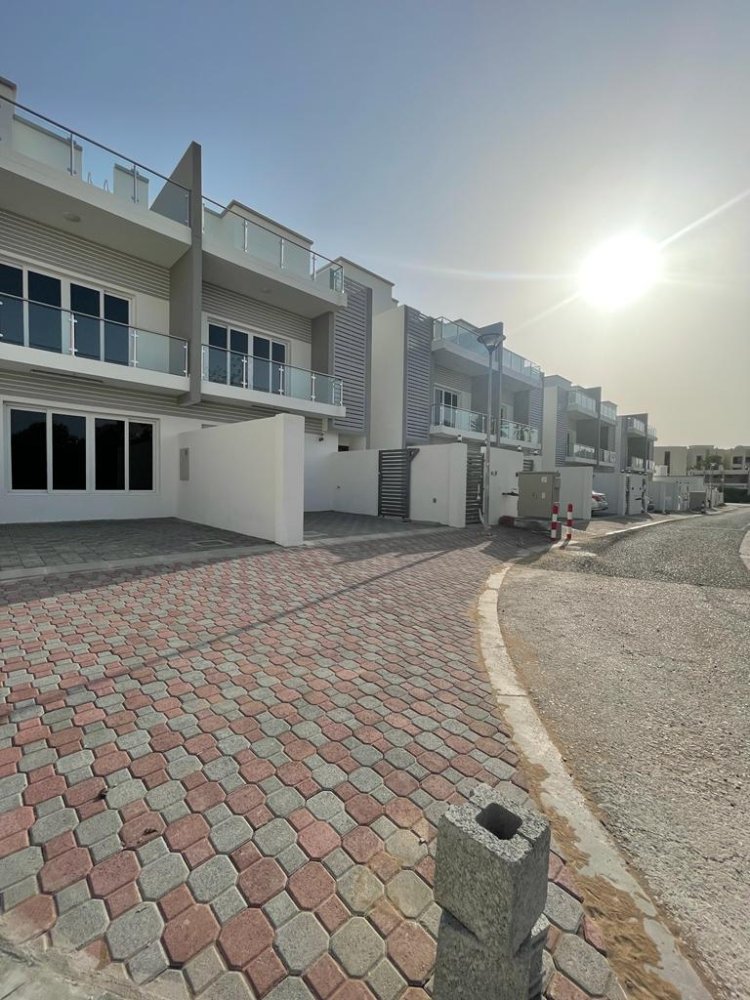4 bedrooms Villa in Madinat as'Sultan Qaboos, Oman No. 1239