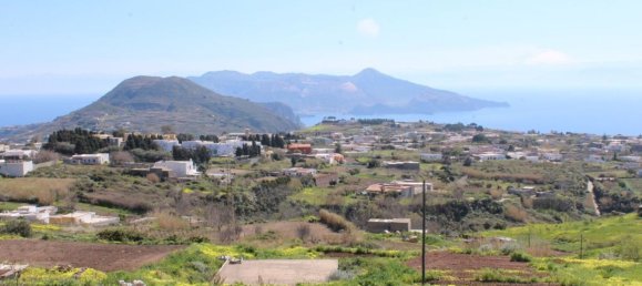 Дом с 3 комнатами в Липари, Италия № 131189 26