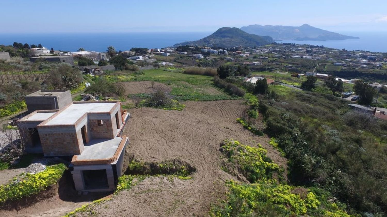 Дом с 3 комнатами в Липари, Италия № 131189