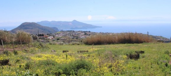 Дом с 3 комнатами в Липари, Италия № 131189 4