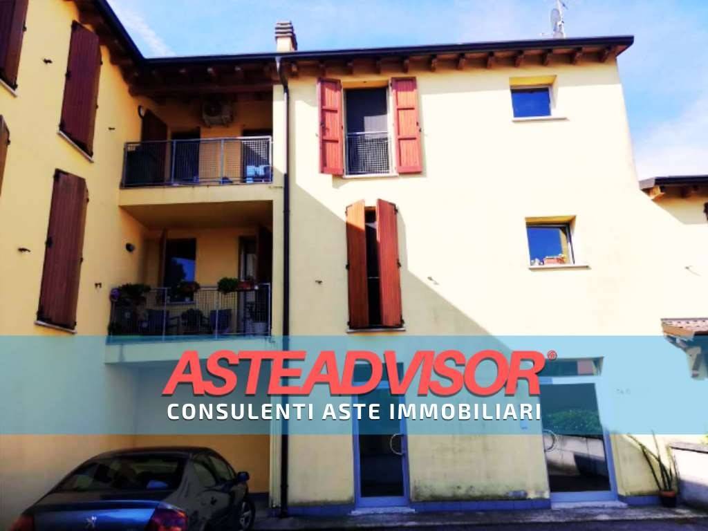 3 bedrooms Apartment in Castellucchio, Italy No. 379452