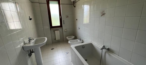 5 rooms Apartment in Avellino, Italy No. 24304 13