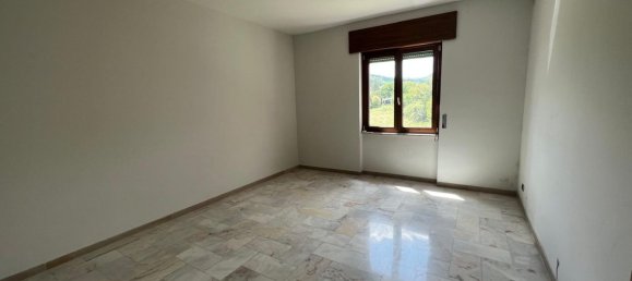 5 rooms Apartment in Avellino, Italy No. 24304 8