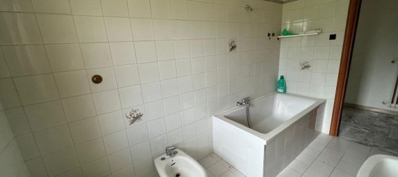 5 rooms Apartment in Avellino, Italy No. 24304 48