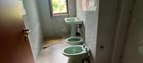 5 rooms Apartment in Avellino, Italy No. 24304 39