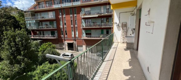 5 rooms Apartment in Avellino, Italy No. 24304 43