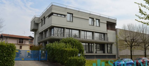 Lagerhaus in Olgiate Comasco, Italy 2430m², Nr. 329701 17