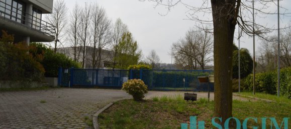 Lagerhaus in Olgiate Comasco, Italy 2430m², Nr. 329701 11