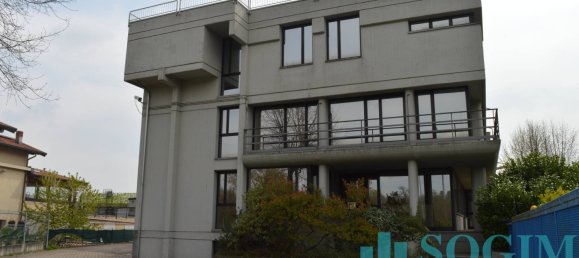 Lagerhaus in Olgiate Comasco, Italy 2430m², Nr. 329701 4