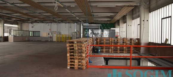 Lagerhaus in Olgiate Comasco, Italy 2430m², Nr. 329701 31