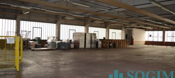 Lagerhaus in Olgiate Comasco, Italy 2430m², Nr. 329701 23