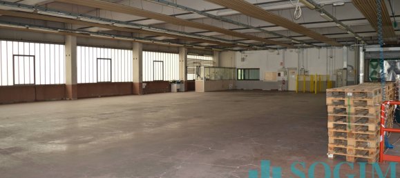 Lagerhaus in Olgiate Comasco, Italy 2430m², Nr. 329701 30