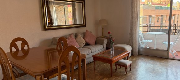 Apartamento de 3 dormitorios en Madrid, Spain No. 177944 2