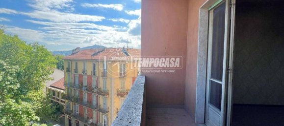 2 bedrooms Apartment in Turin, Italy No. 137494 7