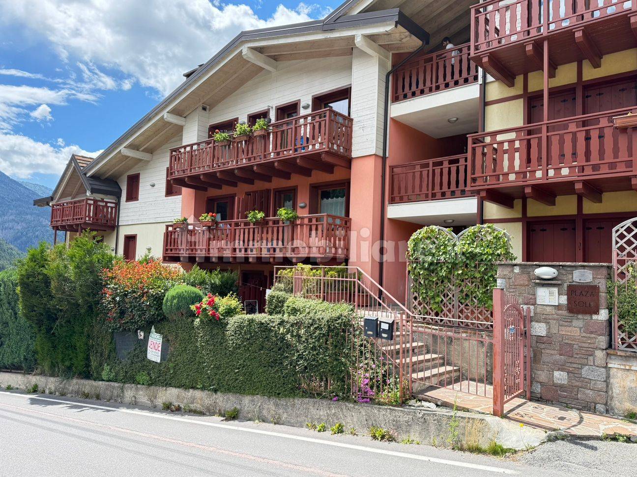 3 bedrooms Apartment in Ponte di Legno, Italy No. 292045