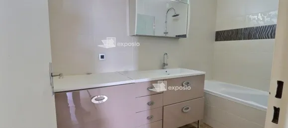 1 bedroom Apartment in Paris, France No. 346696 6