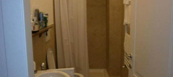 4 bedrooms Apartment in Florence, Italy No. 117662 2