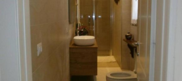 4 bedrooms Apartment in Florence, Italy No. 117662 8