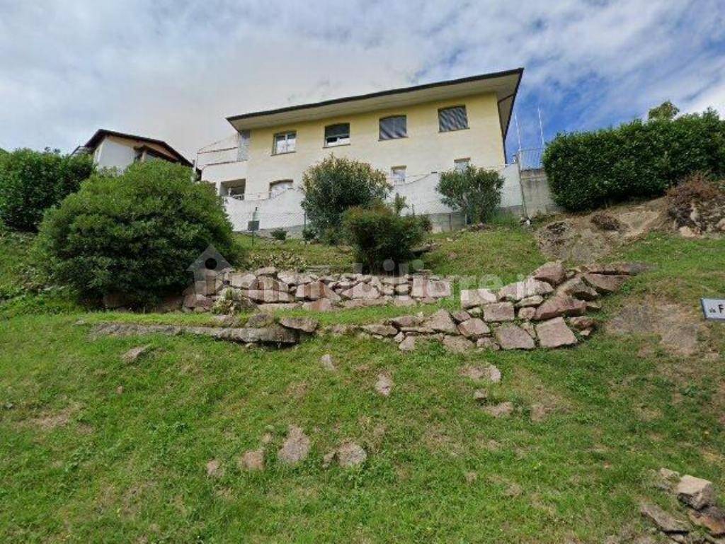 Apartamento de 3 dormitorios en Brusimpiano, Italy No. 283564