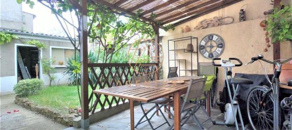 3 bedrooms House in Saint-Maur-des-Fosses, France No. 135530 4