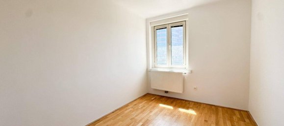 Квартира с 4 комнатами в Пенцинг, Австрия № 221663 4