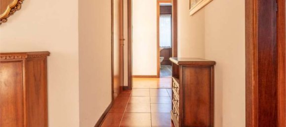 Квартира с 5 комнатами в Конельяно, Италия № 118305 32