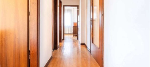 Квартира с 5 комнатами в Конельяно, Италия № 118305 15