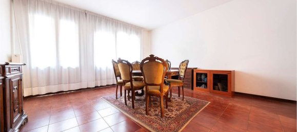 Квартира с 5 комнатами в Конельяно, Италия № 118305 9